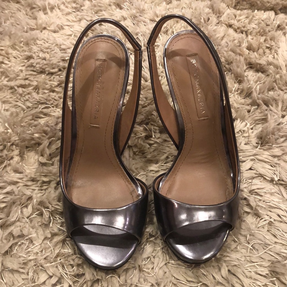BCBG MAXAZARIA silver and gold pumps